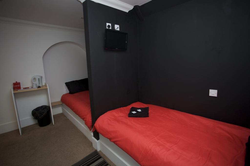 Mjb The Hotel *